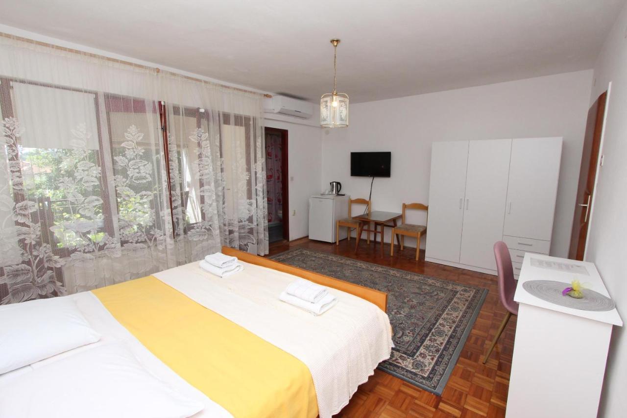 Rooms And Apartments Dino Ρόβινι Εξωτερικό φωτογραφία
